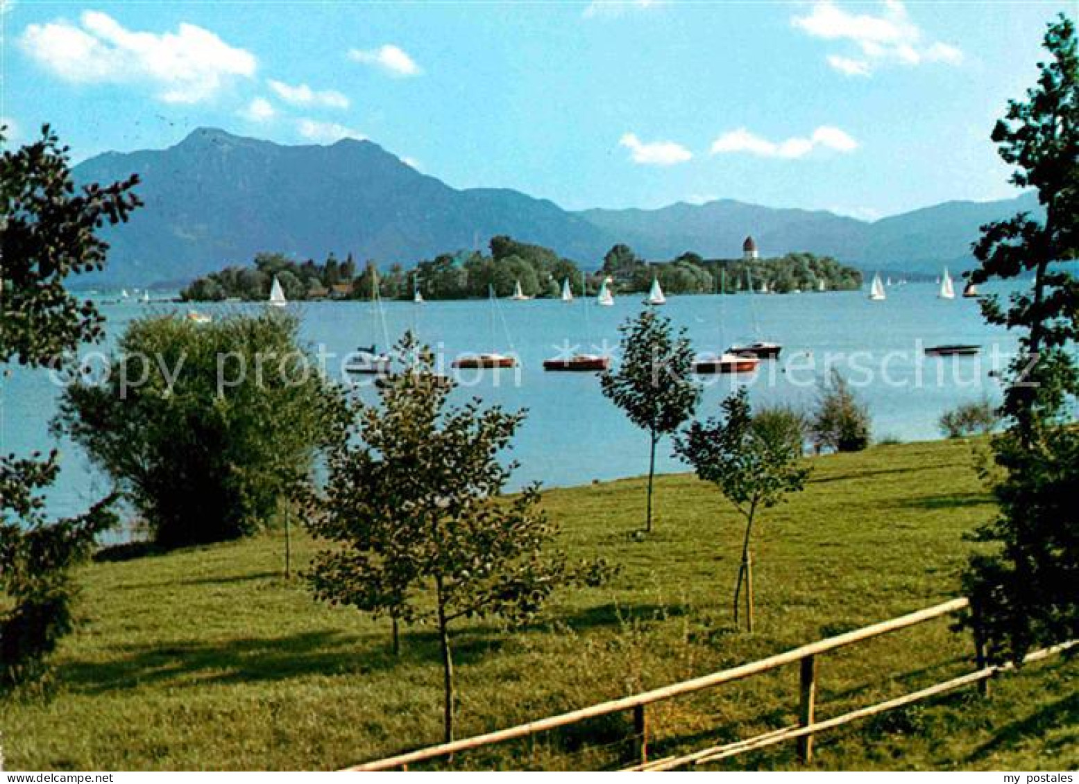 Fraueninsel Chiemsee mit Hochgern Chiemgauer Alpen