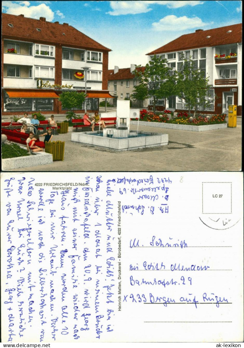 Friedrichsfeld-Voerde (Niederrhein) Marktplatz Partie  vor Springbrunnen 1970