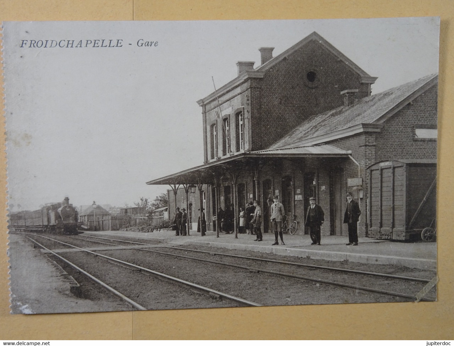 Froidchapelle Gare (avec train)