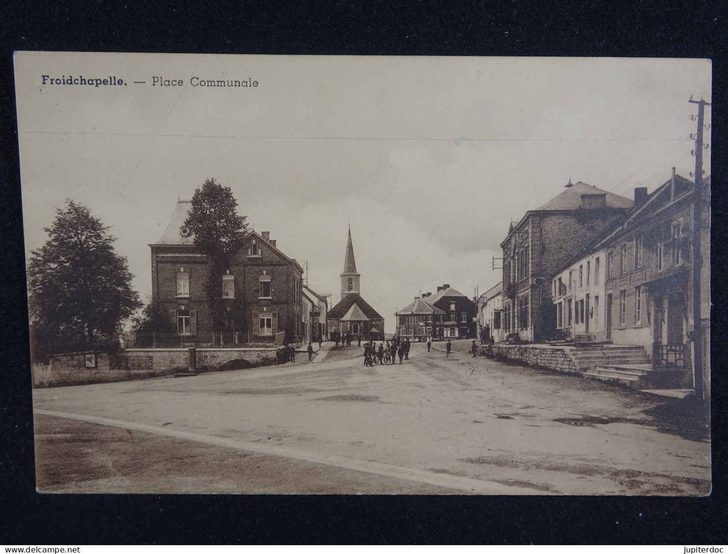 Froidchapelle Place Communale