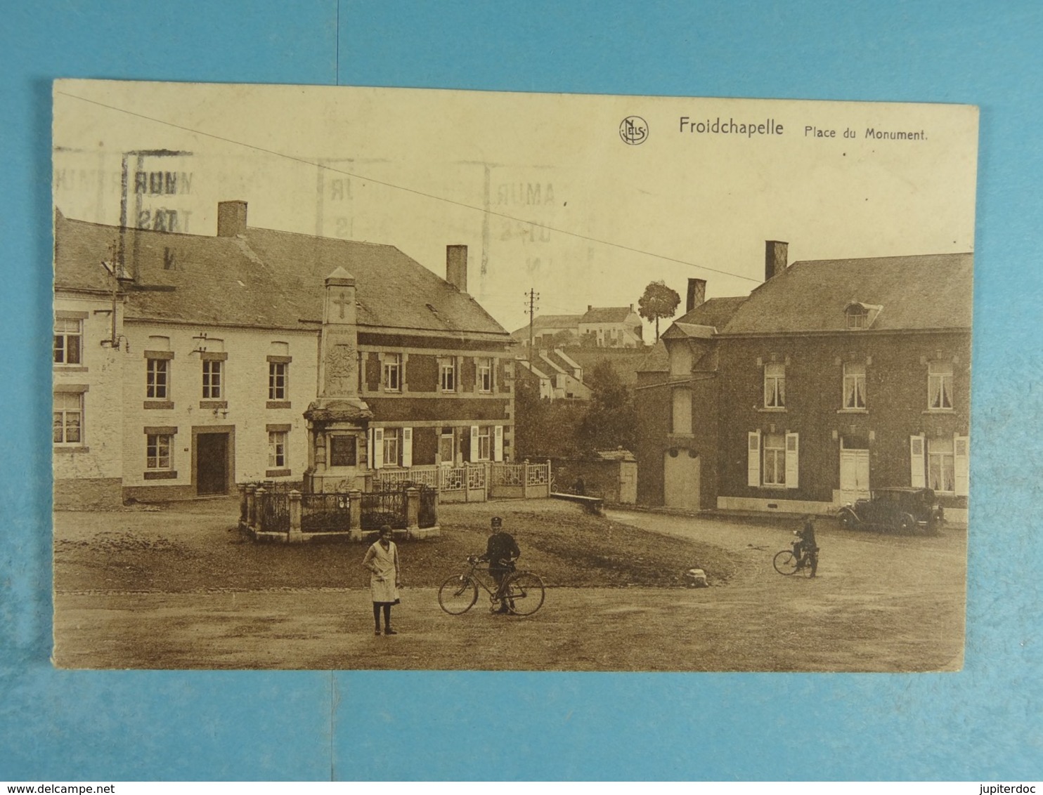 Froidchapelle Place du Monument