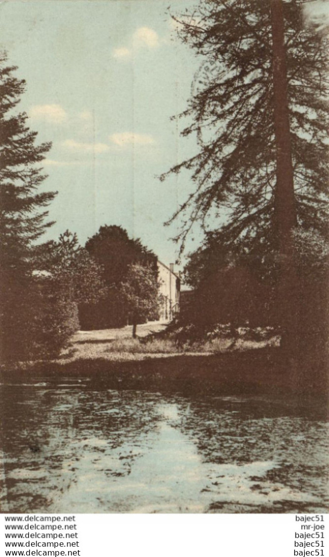 Frontenay Rohan Rohan - la pièce d'eau "le logis"