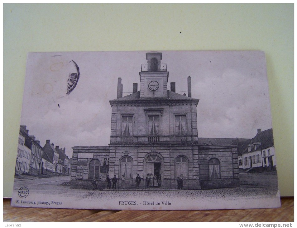 FRUGES (PAS DE CALAIS) HOTEL DE VILLE.