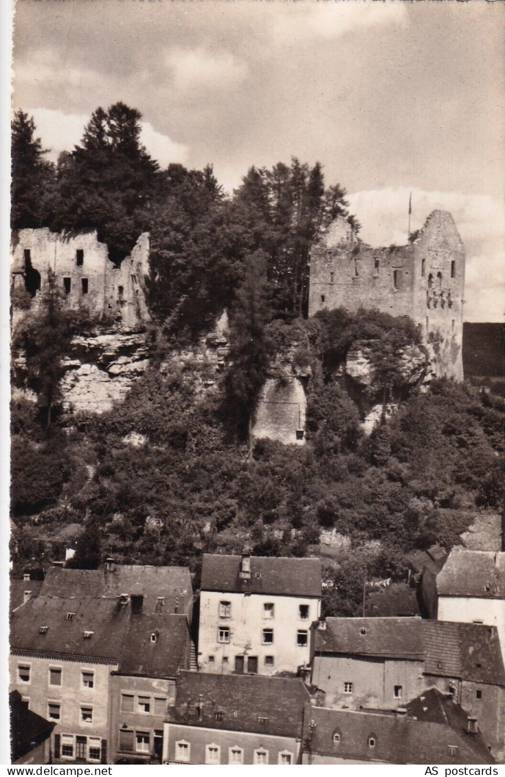 G005 Luxembourg Larochette 1949 Castle and village real photo vintage postcard