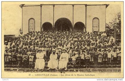 AFRIQUE - GABON - LIBREVILLE - Les Elèves de la Mission Catholique - Religion
