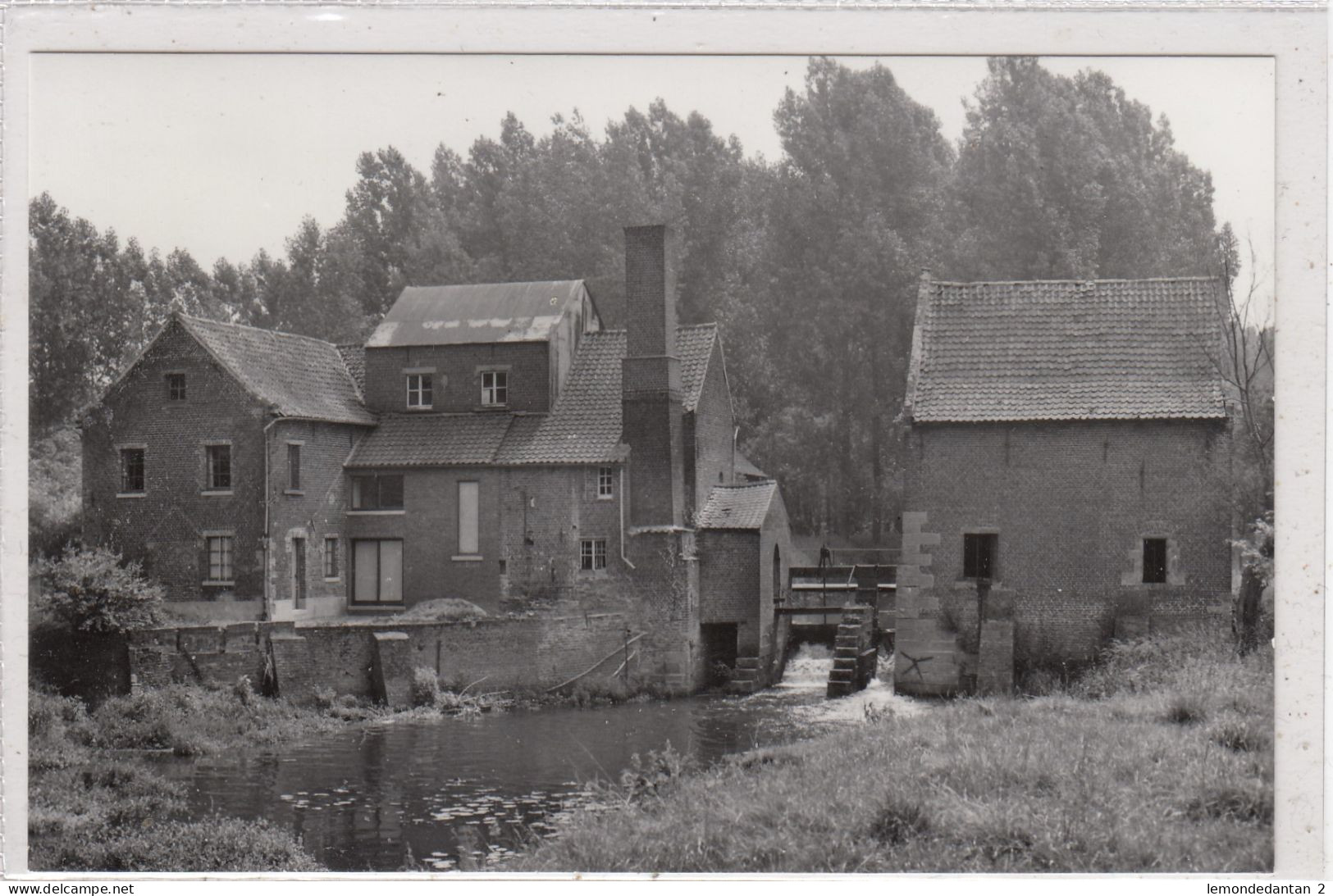 Galmaarden. Dubbele watermolen op de Marke. Reeks Watermolens van Brabant. *