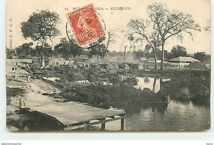 Gambie - KUNT-UR - Village
