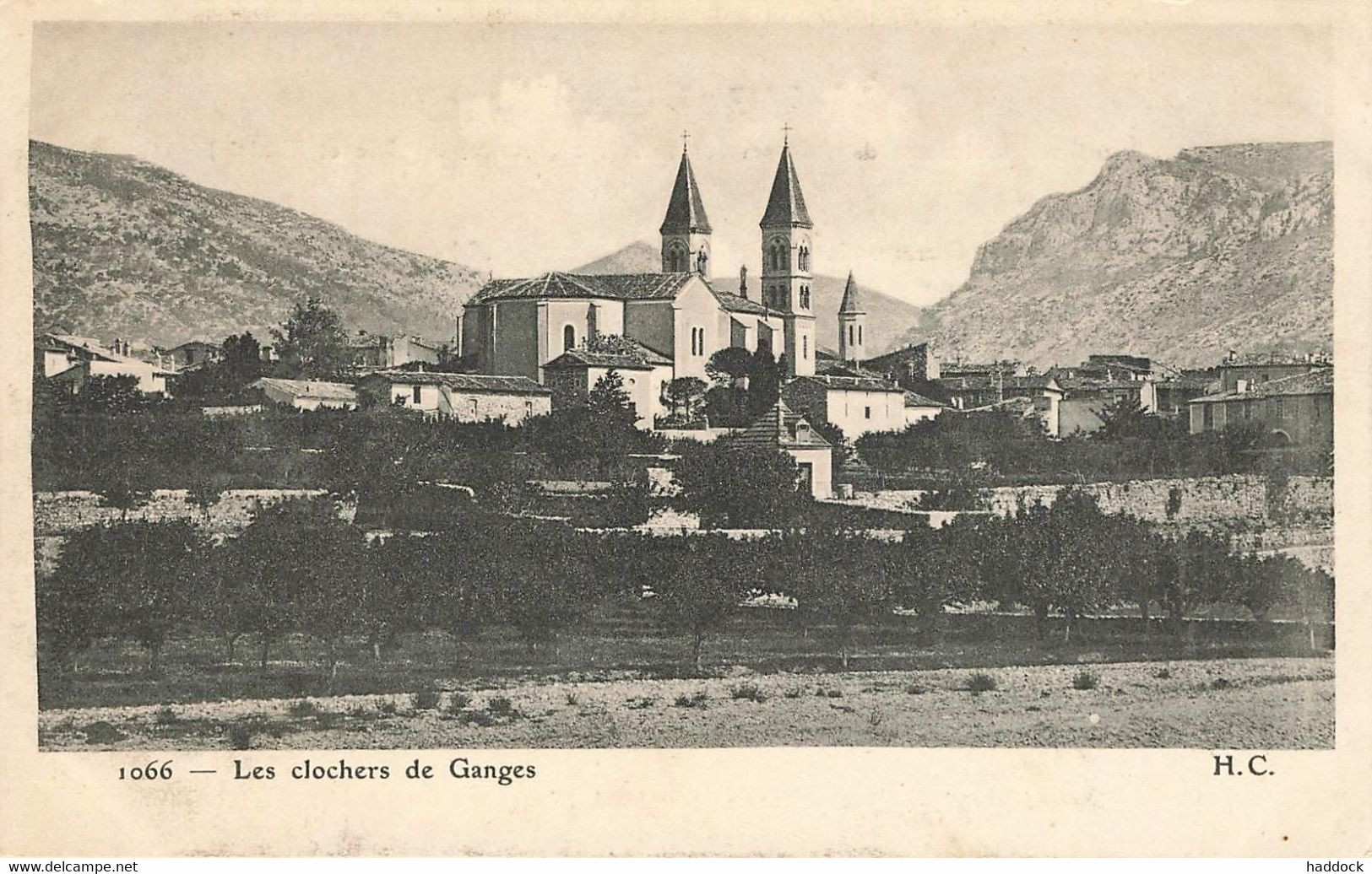 GANGES : LES CLOCHERS