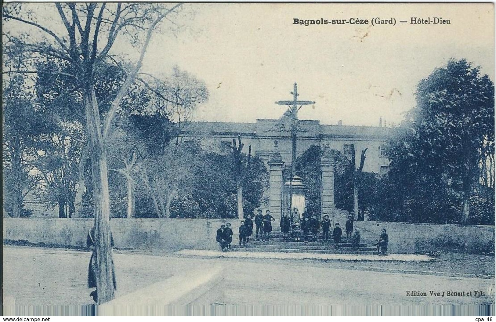 GARD : Bagnols sur Cèze, L'Hotel-Dieu