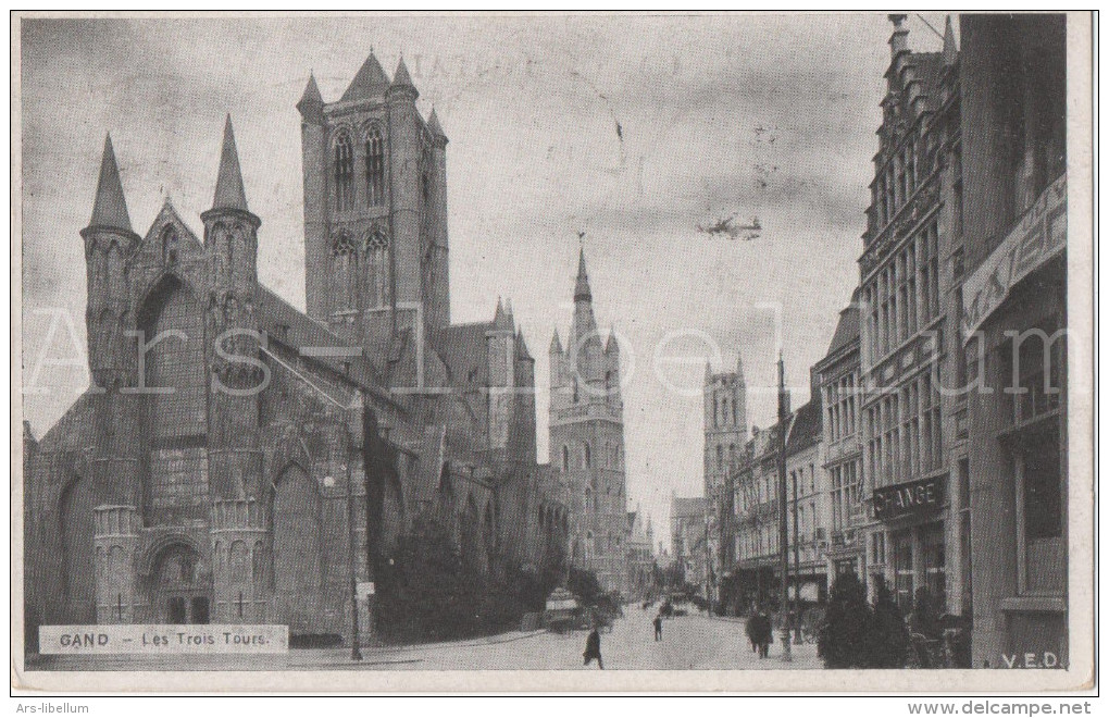 GENT / GHENT / GAND / De drie torens: de Sint-Niklaaskerk, het belfort en de Sint-Baafskathedraal