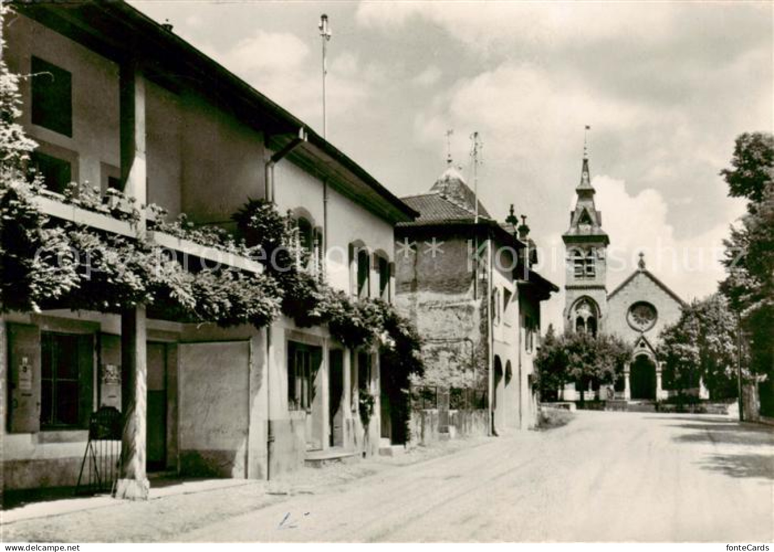 Genthod GE Ortspartie mit Kirche