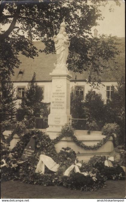 CPA Oberschleißheim Oberbayern, Denkmal, Ehrenkränze