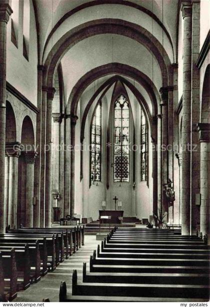 Knechtsteden Dormagen NRW Abteikirche Kircheninnenraum Boegen Saeulen Buntglasfe