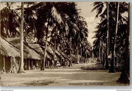 13540735 - Daressalam Tansania Palmenallee mit Huetten