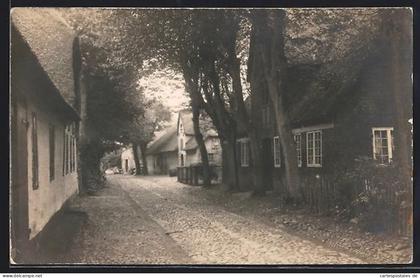 Foto-AK Nieblum /Föhr, Strassenpartie