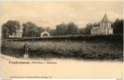 Friedrichsruh - Pförtnerhaus und Mausoleum