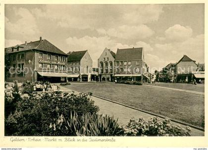 Geldern Markt mit Blick in die Issumerstrasse