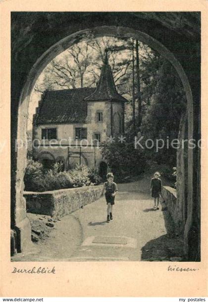Graefelfing Durchblick zur Kapelle Torbogen