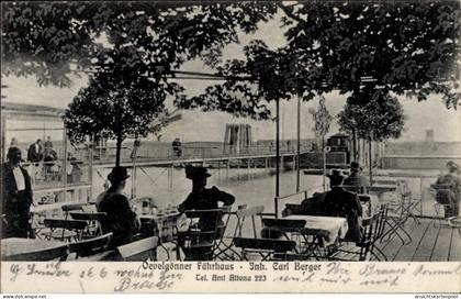 CPA Hamburg Altona Oevelgönne, Oevelgönner Fährhaus, Terrasse mit Blick auf den Wasserweg, Persone