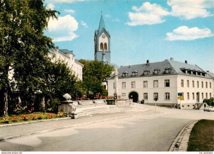 Helmbrechts Oberfranken Partie im Stadtzentrum Blick zur Kirche