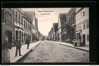 AK Hessisch-Oldendorf, Partie in der Langestrasse mit Einwohnern