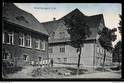 AK Kirchlengern i. W., Gebäude mit Kindern