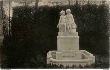 Krefeld - Mädchenbrunnen