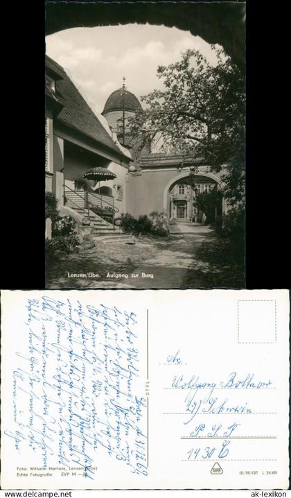 Ansichtskarte Lenzen (Elbe) Aufgang zur Burg Sonnenschirm Haus 1969