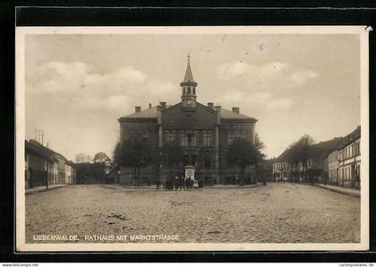 AK Liebenwalde, Rathaus mit Marktstrasse