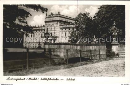 Ludwigslust Schlosskirche mit Schloss