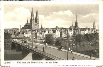 Luebeck Blick ueber die Marienbruecke auf die Stadt