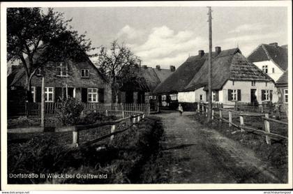 CPA Wieck Eldena Greifswald, Dorfstraße, Häuser mit Reetdächern