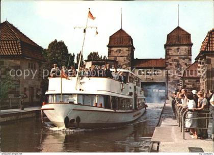 Minden Westfalen Schachtschleuse Mittellandkanal und Weser MS Helena