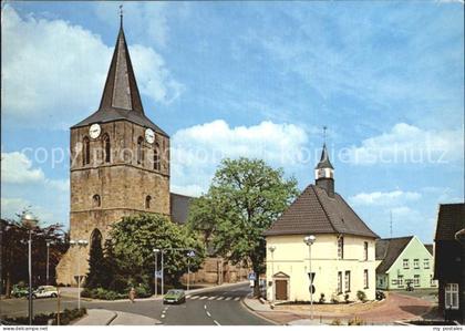 Uelsen Kirche mit Rathaus