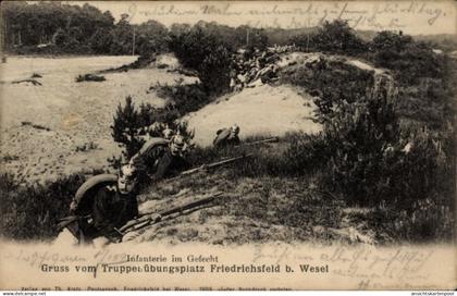 CPA Friedrichsfeld Voerde am Niederrhein, Truppenübungsplatz, Infanterie im Gefecht
