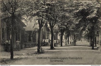 CPA Friedrichsfeld Voerde am Niederrhein, Truppenübungsplatz Karlstrasse, Bäume, Soldaten