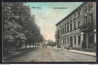 AK Peitz /N.-L., Neue Bahnhofstrasse mit Bäckerei