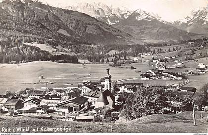 Deutschland - REIT IM WINKL - Totalansicht mit Kaisergebirge