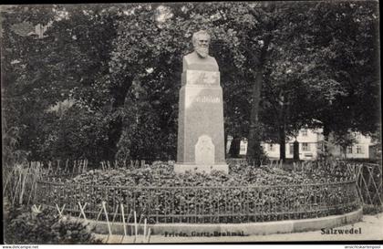 CPA Salzwedel in der Altmark, Friedrich Gartz Denkmal, Statue, Gartenanlage