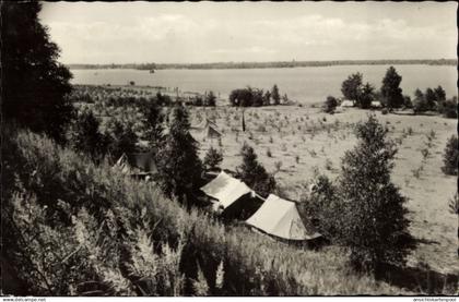 CPA Lohsa in der Oberlausitz, Knappensee, Blick von der Steilküste auf Zeltplatz und Badestrand