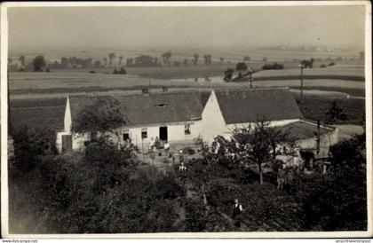 CPA Neschwitz in Sachsen, Hausansicht, landwirtschaftliche Umgebung, Bäume, Felder