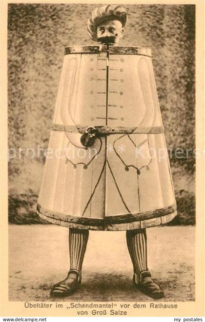 Gross Salze uebeltaeter im Schandmantel vor dem Rathaus