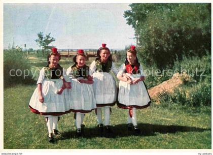 Schwalmstadt Schwalmer Trachtenmaedchen