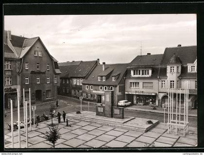 AK Teuchern /Kr. Hohenmölsen, Markt mit sowjetischem Ehrenmal