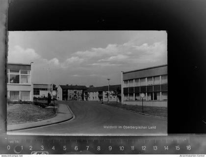 30060406 - Waldbroel