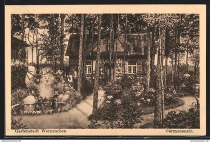 AK Werneuchen, Germanenstrasse mit kleinem Haus