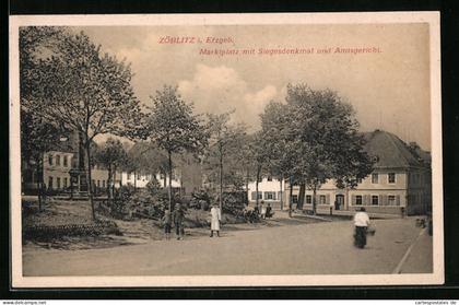 AK Zöblitz im Erzgeb., Marktplatz mit Siegesdenkmal und Amtsgericht