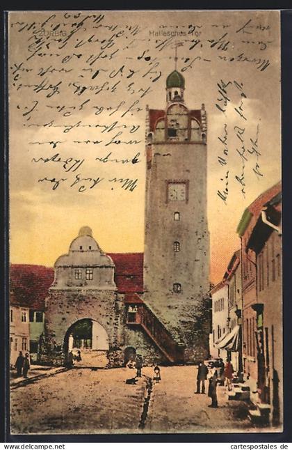 AK Zörbig, Hallesches Tor mit Strasse und Durchblick, Turm