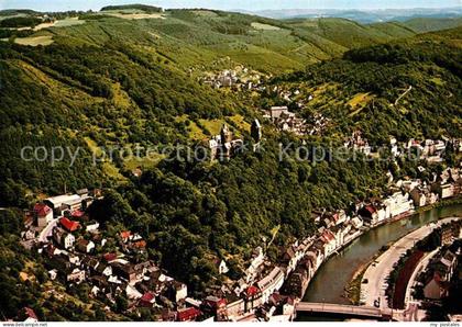 Altena Lenne Bergstadt Burg ueber Lennetal Nettetal Fliegeraufnahme