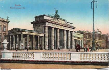 ALLEMAGNE - Berlin - Brandenburger Tor - Porte de Brandebourg - Colonnes - Balustrade - Calèche - Animé - Colorisé - CPA